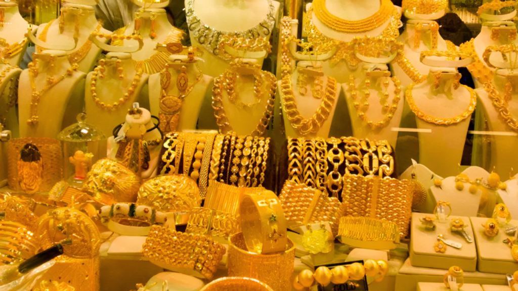 আজ যে দামে বিক্রি হচ্ছে স্বর্ণ