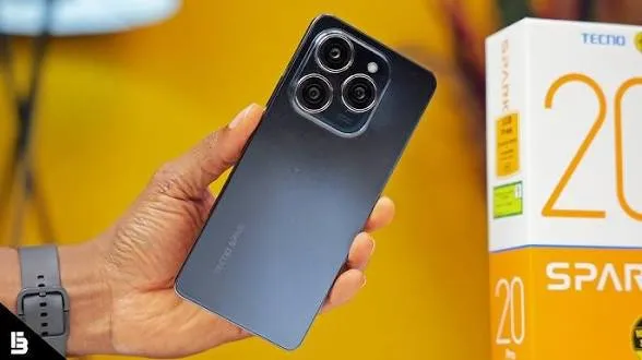 Tecno Spark 20 স্মার্টফোন