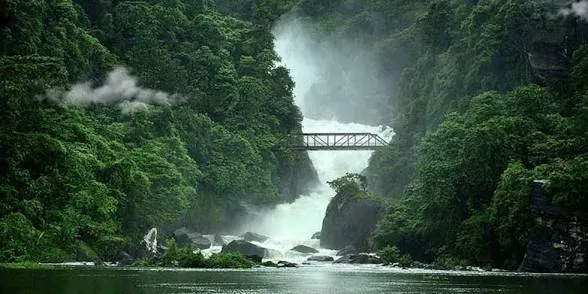 জাফলং ভ্রমণ